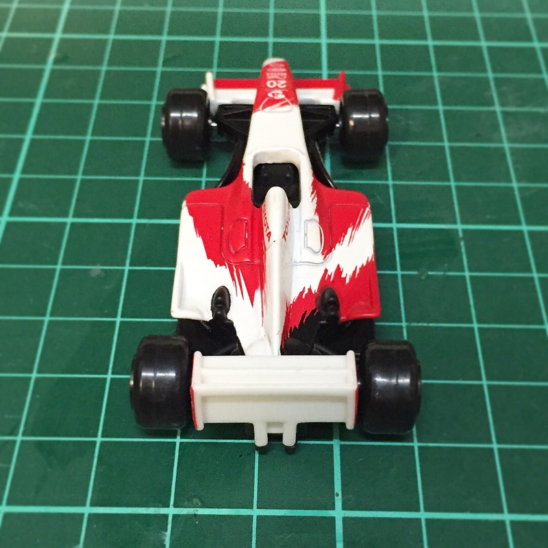 Illustration for article titled LaLD Car Week Wildcard - Is it red, or is it white?